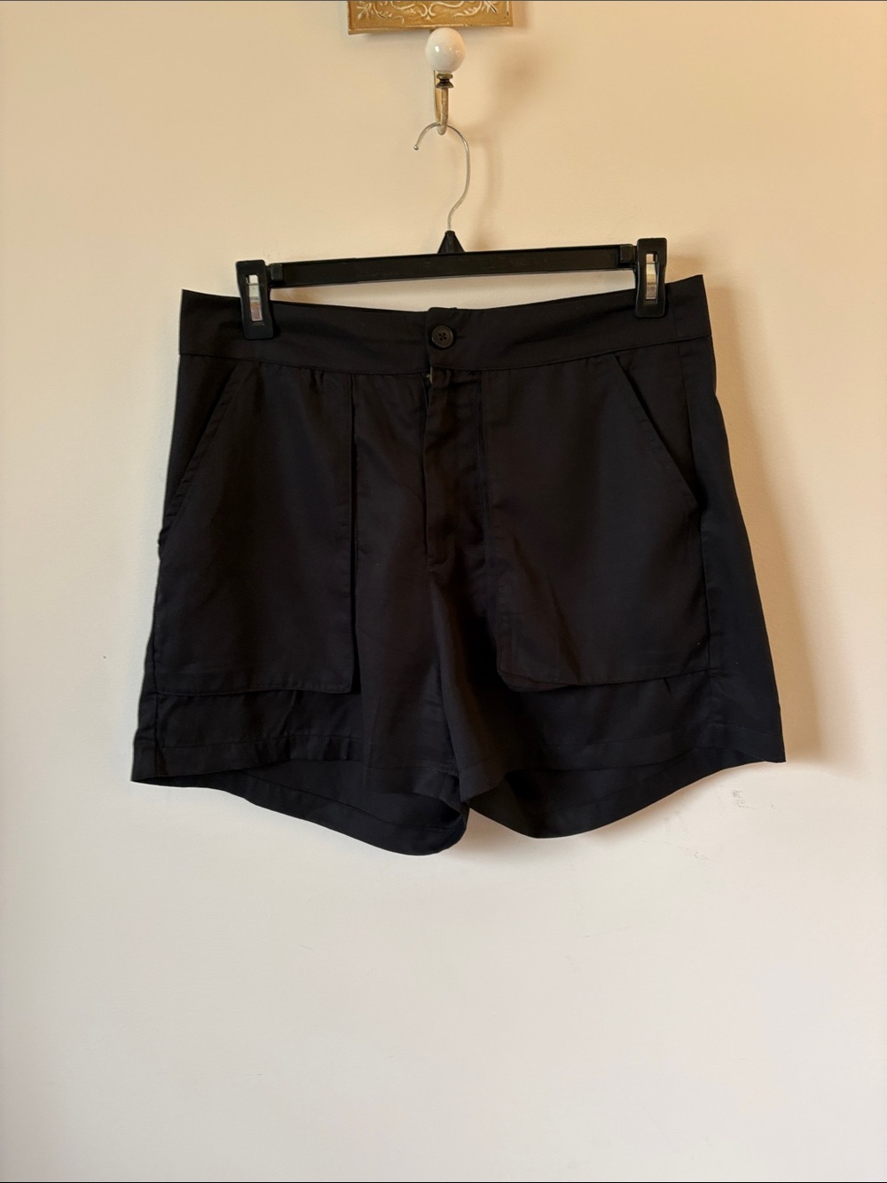 VENUS Black Cargo Pocket Shorts Never worn